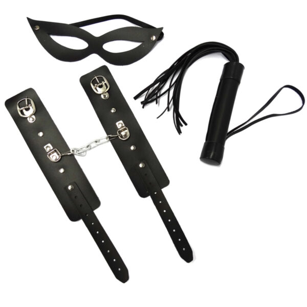 DX576_1 Kit Bracelete, Tiazinha e Chicote Preto Dominatrixxx
