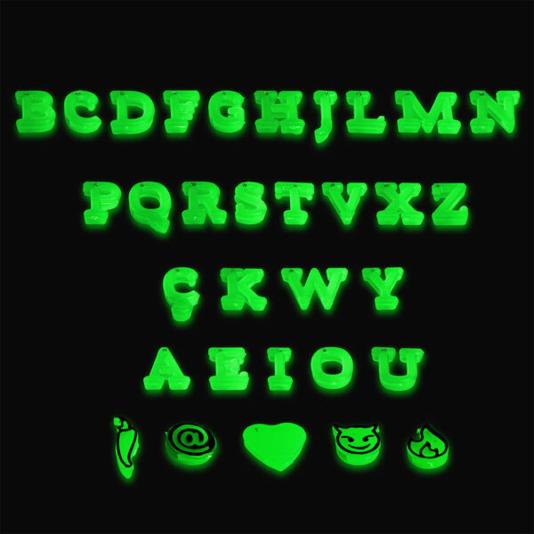 HA180FA_3 Letras que Brilham no Escuro para Personalização Hard