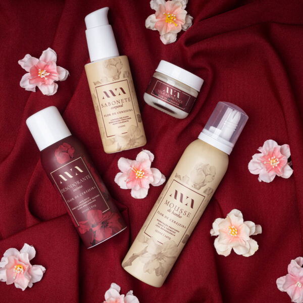 KITAVA1234_4-1 Box com 4 Itens Linha Flor de Cerejeira Mousse Sabonete Desodorante e Vela AVA